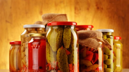 Secretul murăturilor perfecte, dezvăluit de Radu Anton Roman. Ingredientele pe care e musai să le pui în borcan