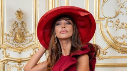 Cum a apărut Mădălina Ghenea la o prezentare de modă din Paris. Îmbrăcată cu o rochie cu o crăpătură adâncă pe picior, a atras toate privirile