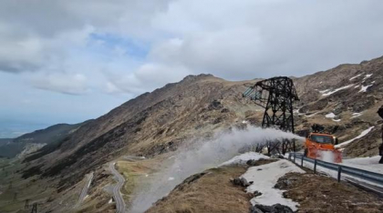 Când se deschide Transfăgărășan. Cel mai spectaculos drum din România a fost curățat de zăpadă