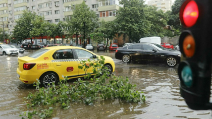„Lăsați animalele libere, evitați deplasările”. Capitala și cinci județe se pregătesc de „Barbara”