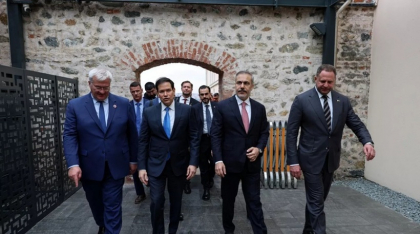 Prima întâlnire dintre delegaţiile Rusiei, Ucrainei şi Turciei s-a încheiat. Prioritatea Ucrainei este  un „armistiţiu necondiţionat” şi nu are încredere în faptul că delegaţia Rusiei are „o putere reală de decizie”