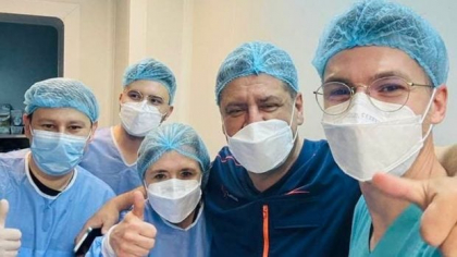 Un bărbat a fost salvat cu o parte din ficatul soției: transplantul hepatic spectaculos a fost realizat de medicii de la Spitalul Clinic Fundeni