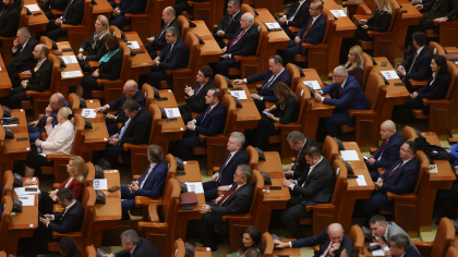 Tăcerea a devenit, de prea multe ori, nu expresia echilibrului, ci a complicității