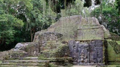 Un mormânt mayaș vechi de 1.600 de ani a fost descoperit în America Centrală, după 4 decenii de săpături. Ce au găsit arheologii în locul de veci
