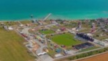 Aproximativ 500.000 de tineri sunt așteptați în Costinești, la „Beach, Please!”. Cazările s-au dat încă din iarnă