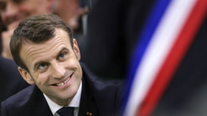 Macron a numit un nou premier, așa cum a promis. Cine este omul care trebuie să pună capăt crizei politice din Franța