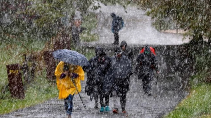 Cod roșu de ploi torențiale în nordul și estul țării: șase județe sub alertă meteo severă