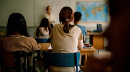 Un elev de la cel mai bun liceu din Constanța a bătut o profesoară, de față cu toți colegii