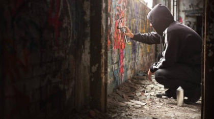 Capitala, plină de grafitti cu site-uri pentru stupefiante. Cazul a ajuns la procurori