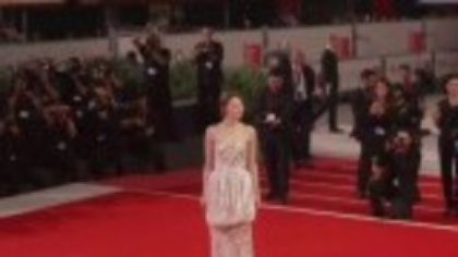 Emma Stone și George Clooney au cucerit Veneția. A doua seară a Festivalului de Film, marcată de momente speciale
