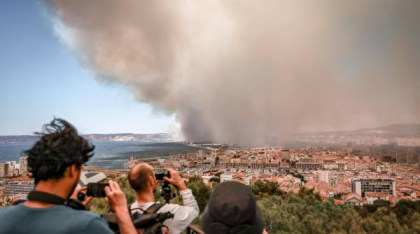 Alertă MAE pentru românii care călătoresc în Franța, din cauza incendiului uriaș din Marsilia. Ce recomandă autoritățile