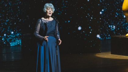Eva Kiss, un adevărat exemplu de eleganță! A urcat din nou pe scena Teatrului Tănase, după 50 de ani. De ce îi e dor cântăreței atunci când e departe de România