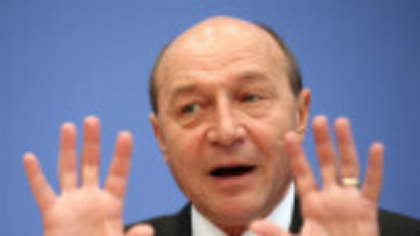 Băsescu: Ar fi groaznic pentru România să avem un şef de galerie care ajunge preşedinte fără să fi practicat nicio meserie