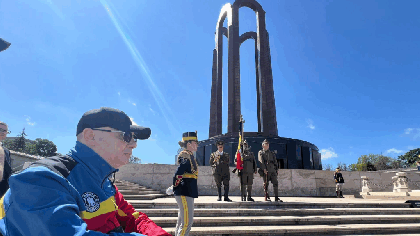 Pe Vârful Omu va flutura un drapel al României dus de către militarii răniți din INVICTUS