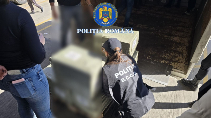 Captură record în Portul Constanța. Poliția a descoperit aproape un miliard de euro în bancnote false (Galerie foto)