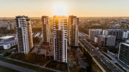 TVA 21% pe tranzacțiile imobiliare anunță un șoc în sectorul construcțiilor de la 1 august. Semnal de alarmă privind efectele măsurii