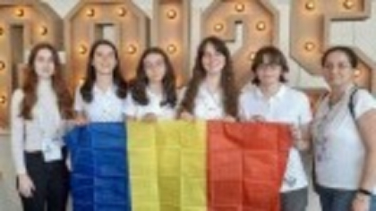 Patru eleve au adus României trei medalii de argint și una de bronz, la Olimpiada Europeană de Informatică pentru Fete