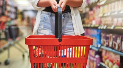 Luna iulie vine cu facturi duble, după eliminarea celor trei plafonări. Alimentele și asigurările RCA se vor scumpi