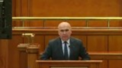 Bolojan rezistă primei moțiuni de cenzură. Grindeanu: ”Ca și cum ai cânta la flaut într-o sală plină de băieți de cartier”