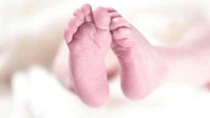 O femeie în moarte cerebrală a fost ținută în viață de o lege anti-avort. Ea a născut prematur