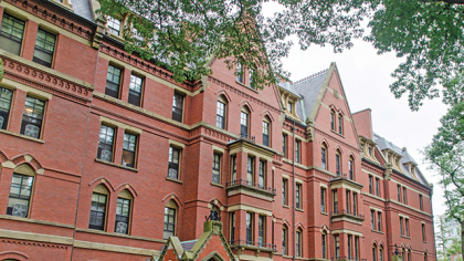 Studenţii străini de la Harvard caută soluţii după ce administraţia Trump le-a revocat înscrierea