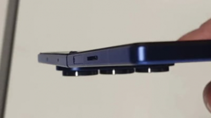 Galaxy Z Fold 7, între fascinație și îngrijorare. Primele semne de probleme la standurile demo