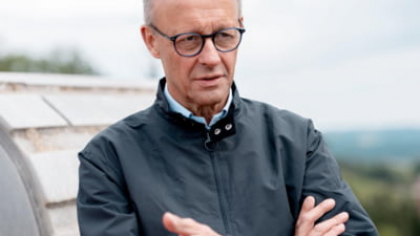 Producătorii auto germani discută cu Friedrich Merz ridicarea interdicției pentru motoarele termice. Aceste propulsoare ar urma să fie interzise în UE după 2035