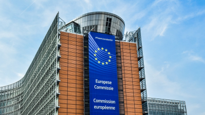 UE vrea reguli mai dure împotriva exploatării minorilor. AI, grooming și deepfake, vizate de lege