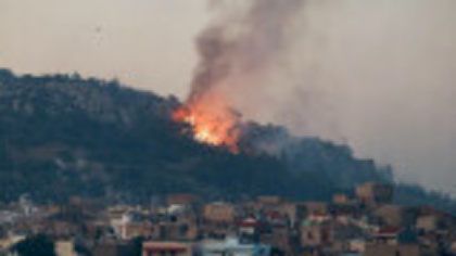 Femeie, acuzată de incendiere neintenţionată după ce o ţigară ar fi dus la un incendiu în Grecia