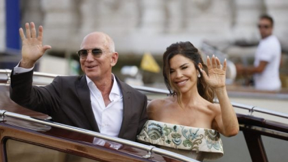 De ce nu au fost părinții miresei la nunta lui Jeff Bezos cu Lauren Sánchez: „Cel mic a vândut presei mesajele intime dintre ea și miliardar, când amândoi erau căsătoriți”