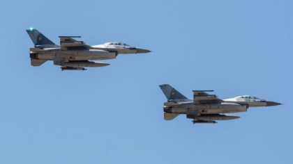 Avioane străine intrate în spațiul aerian al țării noastre. Patru avioane de vânătoare F-16 și Eurofighter trimise de România la granița cu Ucraina