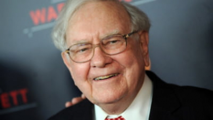 Miliardarul american Warren Buffet, renunța la titlul de CEO după 60 de ani în funcție. Cine este urmașul ”oracolului din Omaha”