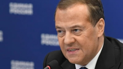 Medvedev propune o medalie pentru munca depusă de Trump în primele 100 de zile de mandat ”în special pentru că a început războiul tarifelor”