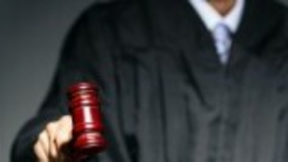 Zeci de persoane au fost trimise în judecată pentru fraude imobiliare. Prejudiciul se ridică la aproape 9 milioane de euro