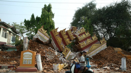 Un oraș din Myanmar în ruine: două tabere implicate în războiul civil se luptă să îl controleze