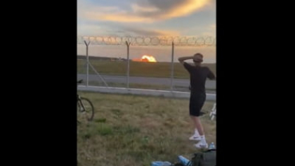 Tragedie în Polonia. Un avion de vânătoare F-16 s-a prăbușit în timpul pregătirilor pentru un spectacol aerian. Pilotul a murit VIDEO