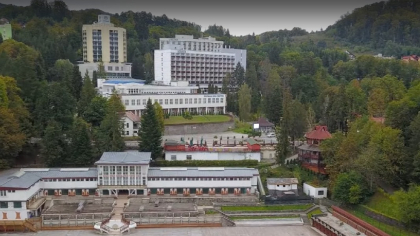 Stațiunea luată cu asalt de turiști. S-au plimbat cu mocănița sau au făcut o baie în lacurile sărate, dornici să scape de caniculă