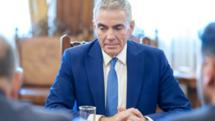 Vicepremierul Dragoș Anastasiu, criticat pentru propunerea de reducere voluntară a salariilor mari: ”A priceput oare că e în Guvern ca să ia decizii, nu ca să adreseze rugăminți?”