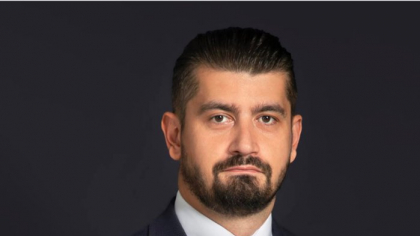 Bogdan Buta, counselor, DLA Piper: Prezenţă fizică a unei companii româneşti pe o piaţă externă ajută, dar nu este o condiţie obligatorie. Te ajută mai mult pentru accelerarea procesului de vânzare şi marketing. Dacă vrei să atragi finanţare din UK, trebuie să ai neapărat firmă în UK?