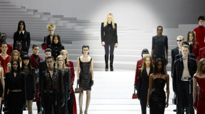 Cum arată Donatella Versace la 70 de ani. Admiratorii sunt imprersionați de schimbare
