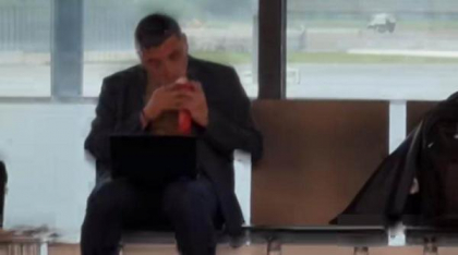 Plecarea misterioasă a lui George Simion la Viena chiar în ziua alegerilor. Liderul AUR s-ar fi întors luni pe Aeroportul din Sibiu