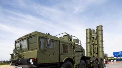 Momentul în care Ucraina lovește un drone un sistem de apărare antiaeriană S-400 „Triumf”