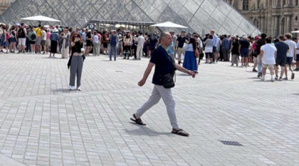 Grevă spontană la Muzeul Luvru din Paris. Angajații au refuzat să mai deschidă ușile, copleșiți de cozile interminabile de turiști