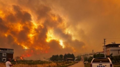 Zece suspecți au fost arestați în urma incendiilor devastatoare din Turcia. Flăcările continuă să facă pagube