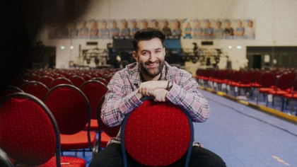 Imaginea cu Smiley și fiica Josephine de la filmările noului sezon „Vocea României” a făcut furori. Artistul a zis: „A venit să-mi ureze baftă”