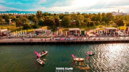 Young Island Festival 2025 – Povestea unui festival care a redefinit Bacăul pe harta muzicii internaționale