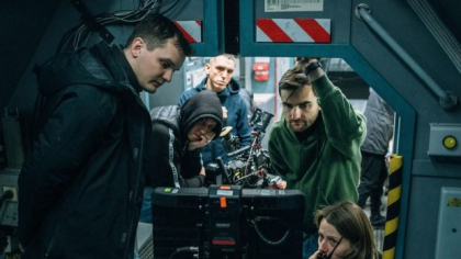 Regizorul ucrainean Pavlo Ostrikov povestește cum e să faci filme în vreme de război: „Dacă se oprea curentul, trebuia s-o luăm de la capăt”