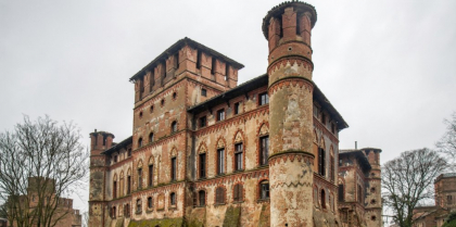 Doi tineri au cumpărat un palat italian cu 14 dormitoare. Cât au plătit pentru această bijuterie și ce intenționează să facă cu ea?