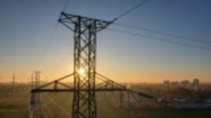 România beneficiază de o serie de factori cheie între care o rețea electrică stabilă pentru creșterea centrelor de date