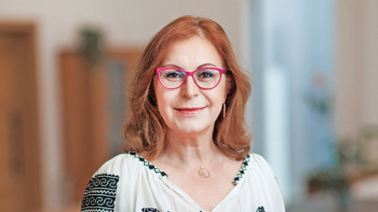Elena Birtoc, vicepreşedinte APMR la deschiderea evenimentului BIFE-SIM: noi, producătorii de mobilă, trebuie să ne orientăm spre design, să nu vindem doar marfă. Însă, industria are nevoie de susţinere din partea Guvernului